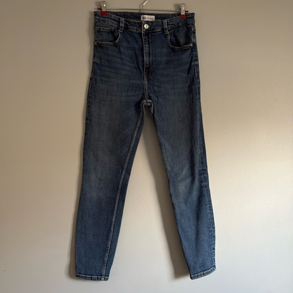 ZARA JEANS, size 10, inseam 25” rise 11”